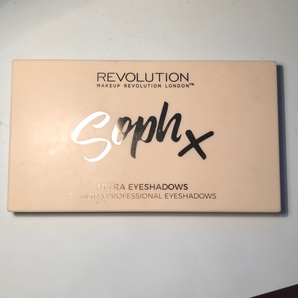 Revolution Soph x eyeshadow palette
